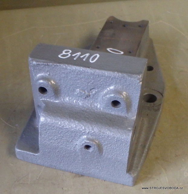 Náhradní díl na svěrák na strojní pilu PKM-60 (08110 (3).JPG)